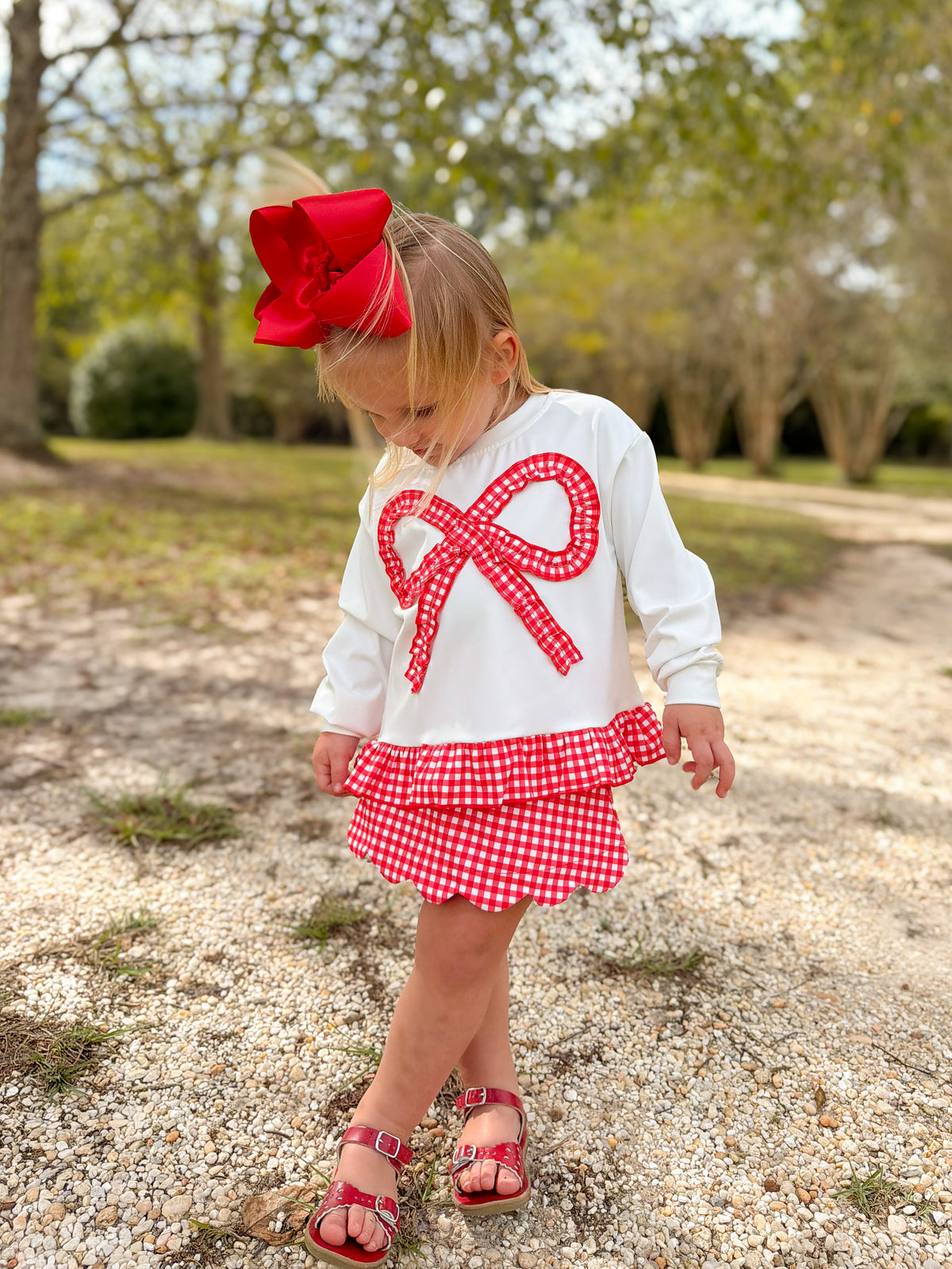 Red bow gingham
